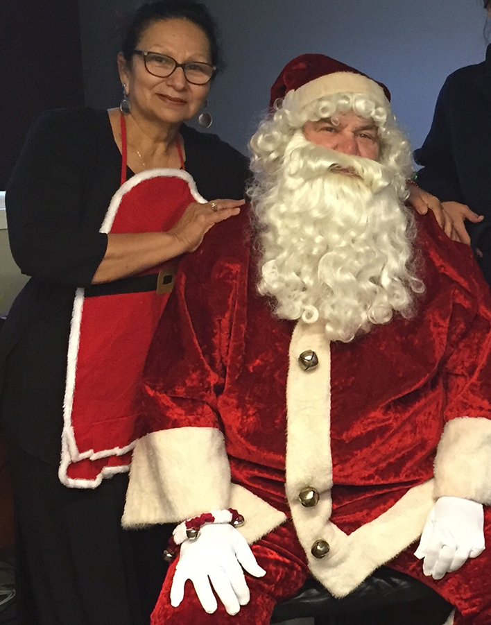 Santa and Mrs. Claus 2_crop_webres
